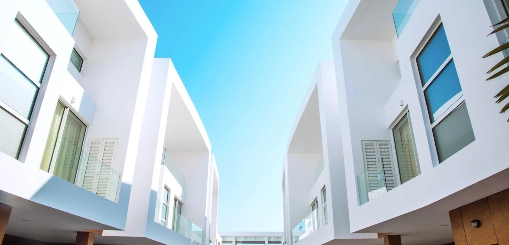 Contemporary white villas at Belgravia